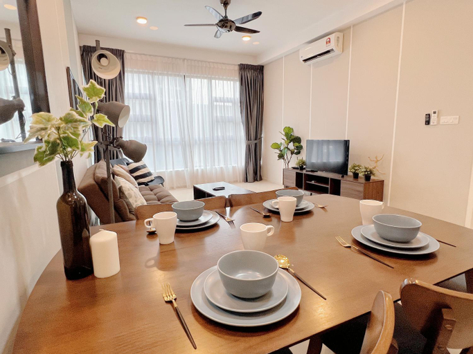 Dining Room 12