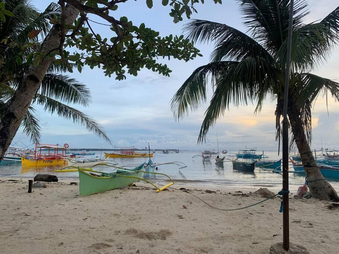 Others 4, Cardo's Front Beach Room, General Luna