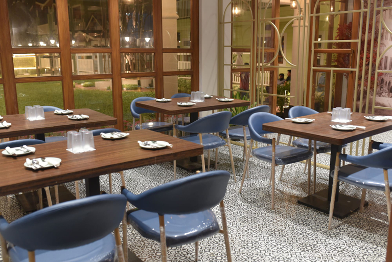 Food & Drinks 5, ILIF 2706 Western Breeze Villas, Raigarh