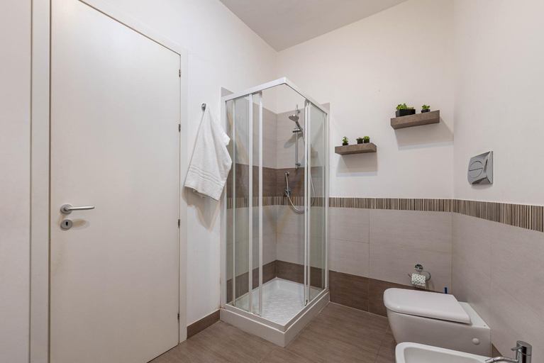Bathroom 5, Borsa Apartments by Wonderful Italy, Palermo