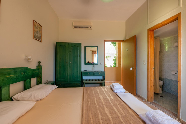 Bedroom 2, Golden Sun Apartments, Crete