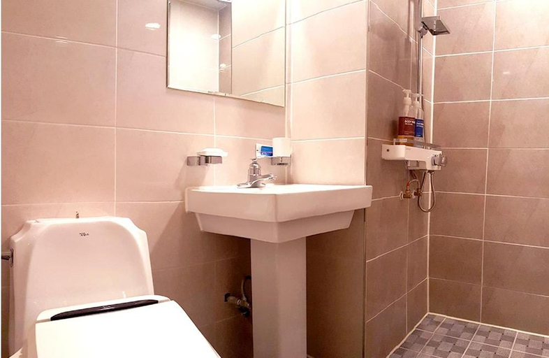 Bathroom 3, Muju Resortel, Muju