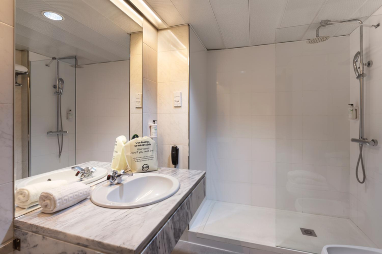 Bathroom 3, Horus Apartments, Felgueiras