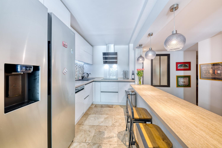 2, Peaceful Haven, Terrace in Nice, Alpes-Maritimes