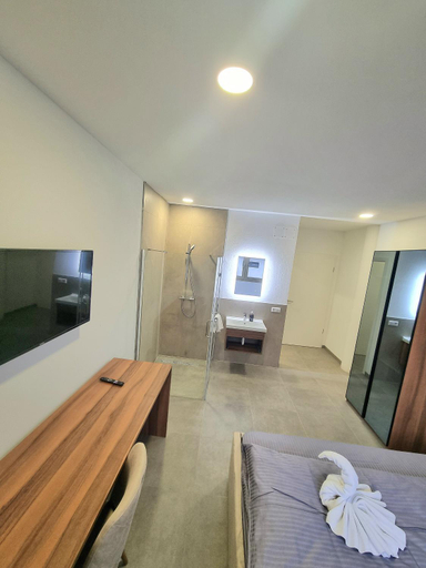 Others 3, G&G Boardinghouse, Ostalbkreis