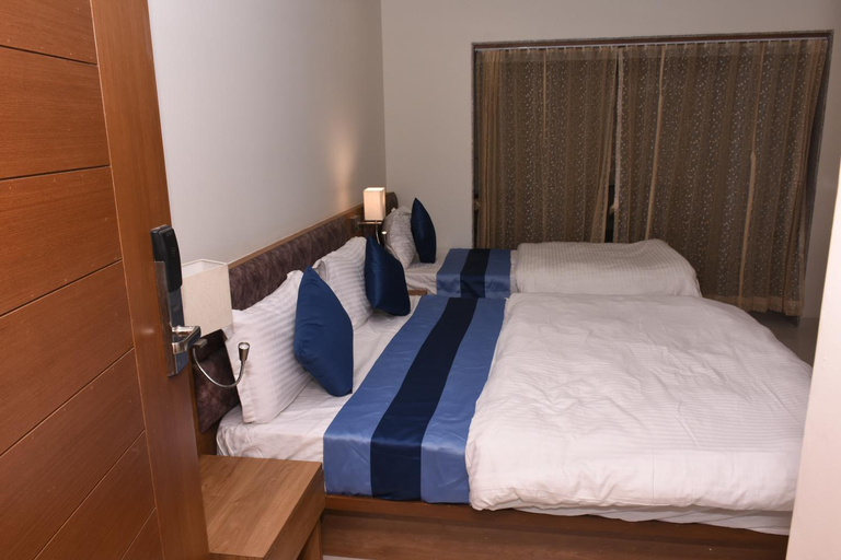 Bedroom 5, HOTEL GOLDEN PALACE & ROOMS, Vadodara