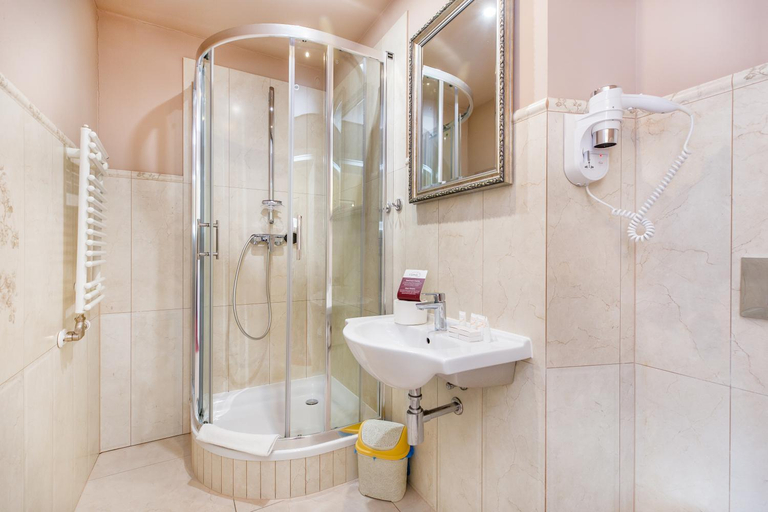 Bathroom 4, Willa Carlton, Tatra