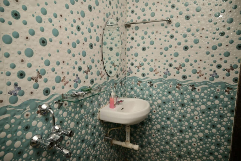 Bathroom, JAS HOLIDAYS MORJIM, North Goa