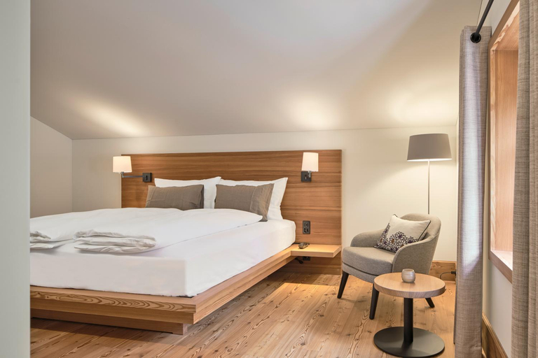Bedroom 2, Hotel Post Andeer, Hinterrhein