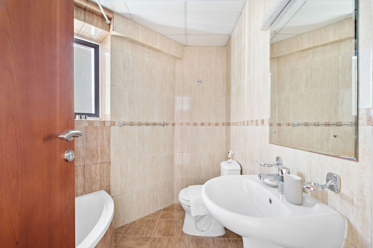 Bathroom 5, Silkhaus Dubai Gate 2 Towers, Dubai