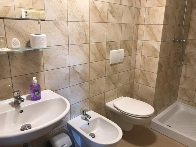 Bathroom 2, Bendovsky dvur, Litoměřice