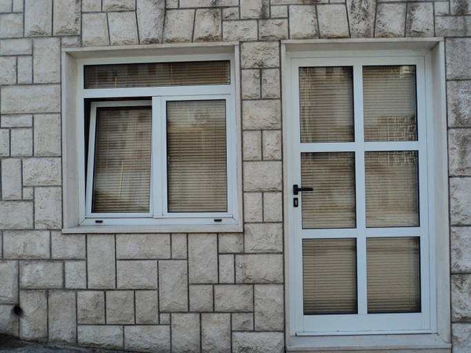 2, Apartments Licka 25, Split