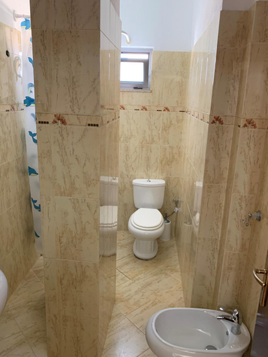 Bathroom, The First Hotel Saranda, Sarandës