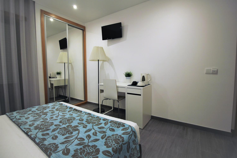 Bedroom 2, Gaivota Holidays, Nazaré