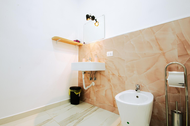 Bathroom 2, Light, Napoli