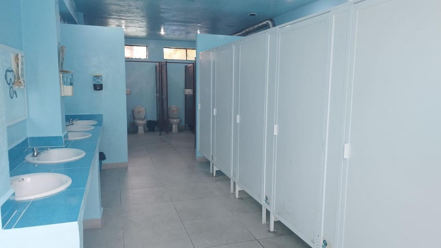 Bathroom 2, Blue Magic Hostel, Cozumel