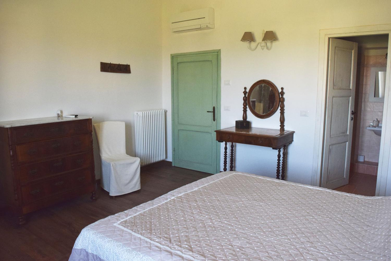 Bedroom 24