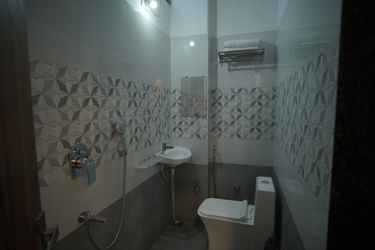 Bathroom 4, Hotel Haridas Haveli Udaipur, Udaipur