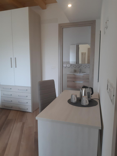 Others 5, Il Glicine B&b, Alessandria
