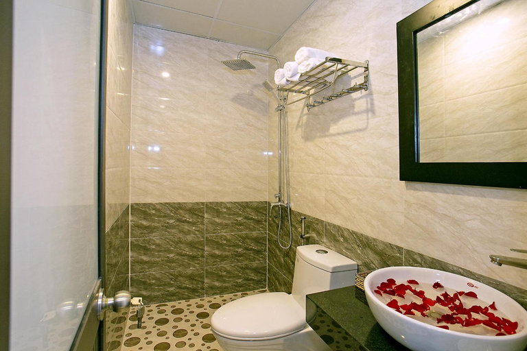 Bathroom, Focus Homestay, Da Nang