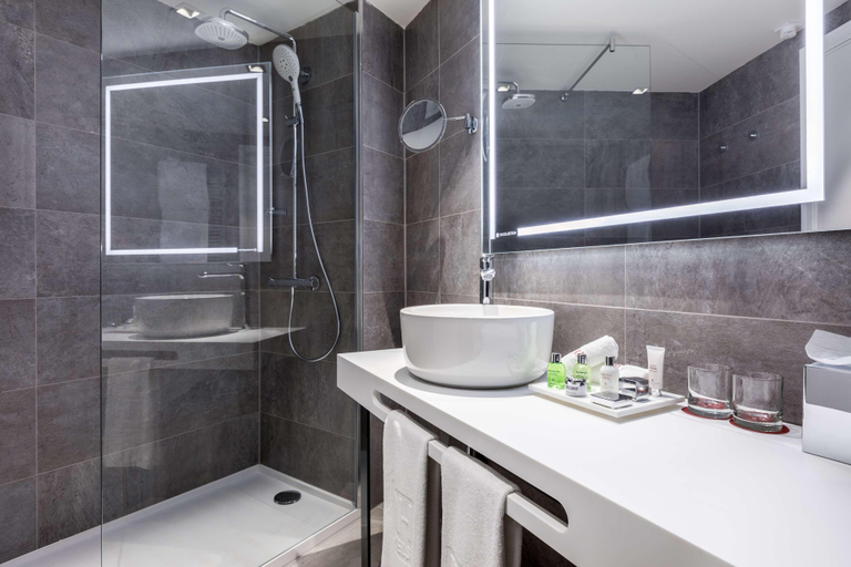 Bathroom 4, NH Collection Brussels Grand Sablon, Bruxelles