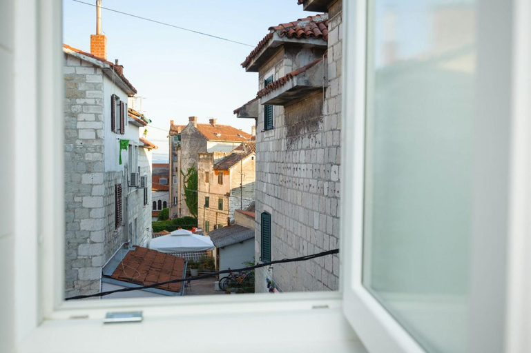 Others 5, Apartments & Room Libar, Split