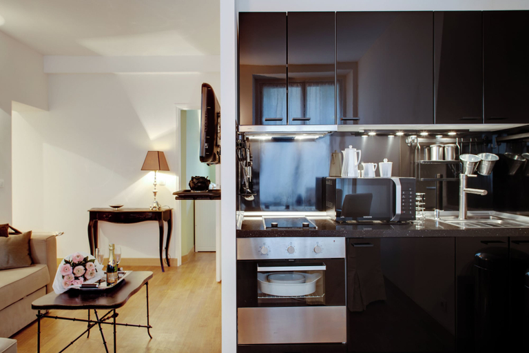 Others 5, St Germain Grenelle Residence, Paris