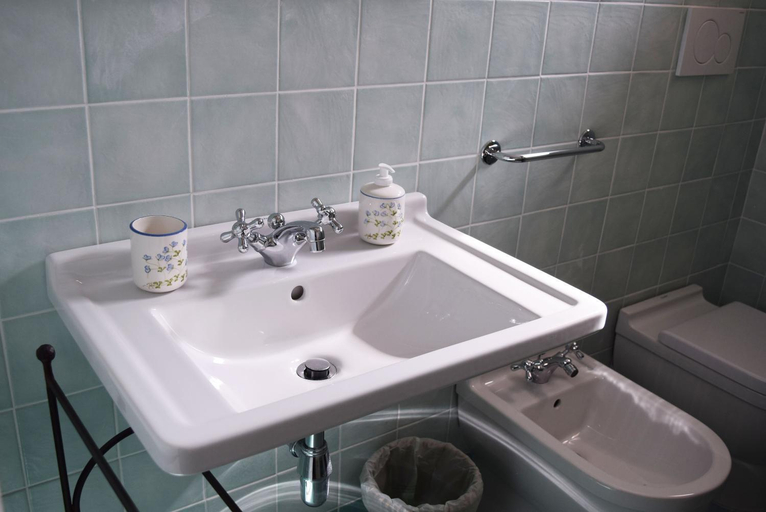 Bathroom 12