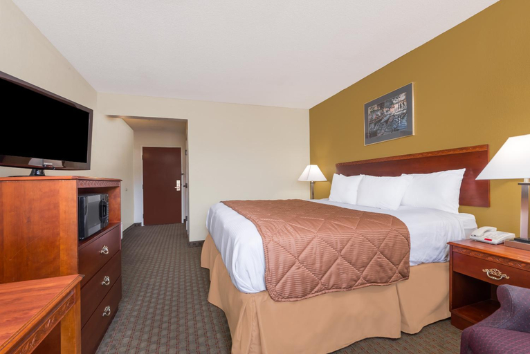 Bedroom 2, Days Inn By Wyndham Norton, Norton