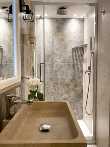 Bathroom 2, Affittacamere La Magnolia, Napoli
