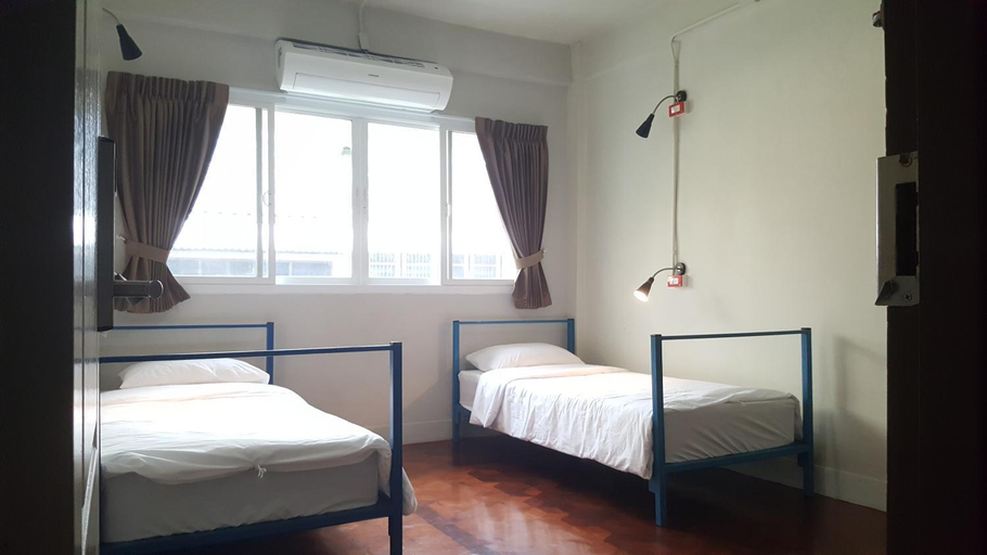 Bedroom 2, Bangkok Check Inn @ Chareon Krung , Bang Rak