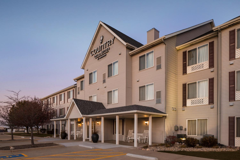 Exterior & Views 2, Country Inn & Suites by Radisson, Bloomington-Normal Airport, IL, McLean
