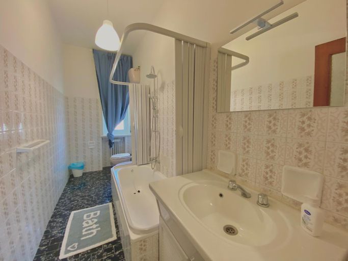 Others 3, Guest House Service - Modugno, Bari