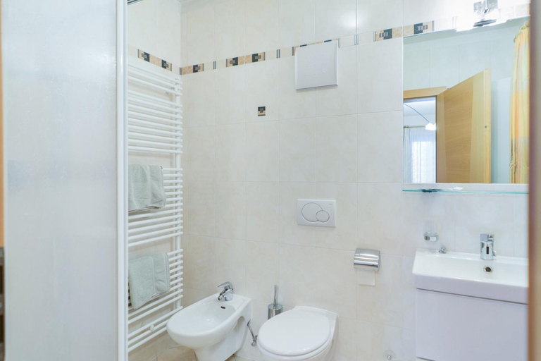 Others 5, Aparthotel Feldhof, Bolzano