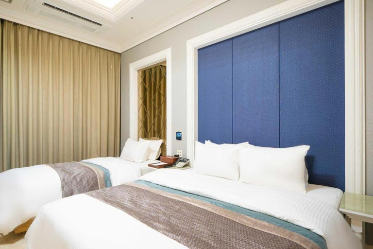 Bedroom 12