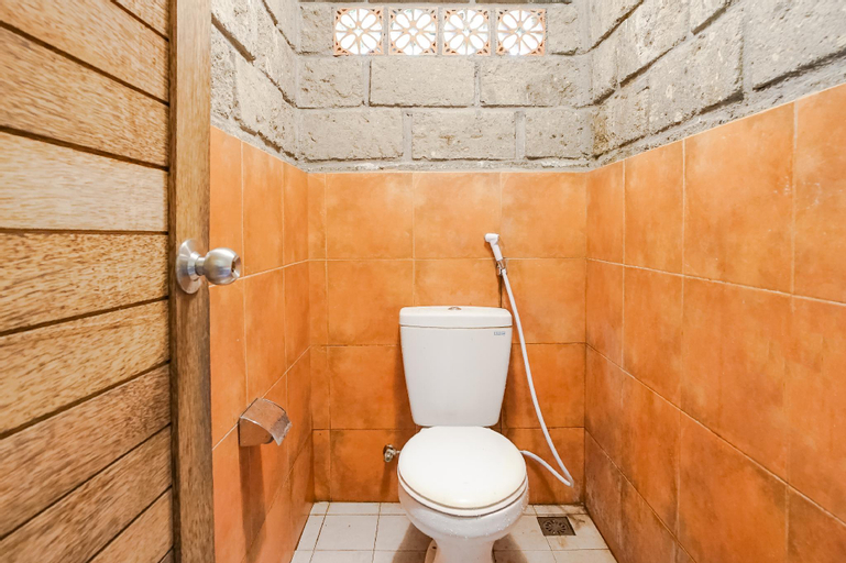 Bathroom 11