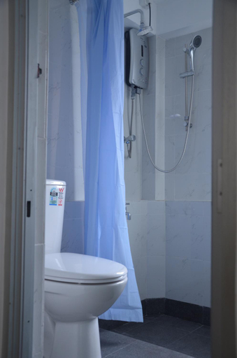 Bathroom, Ripple Reach Apartments, Galle Four Gravets