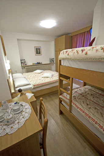 Bedroom 2, Hotel La Molinella, Trento