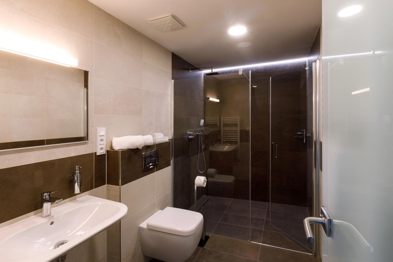 Bathroom 3, Sporthotel Olympia, Prachatice