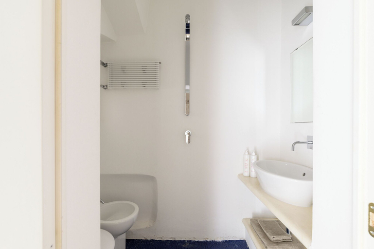 Bathroom 4, Terrazze Verdi by Wonderful Italy, Brindisi