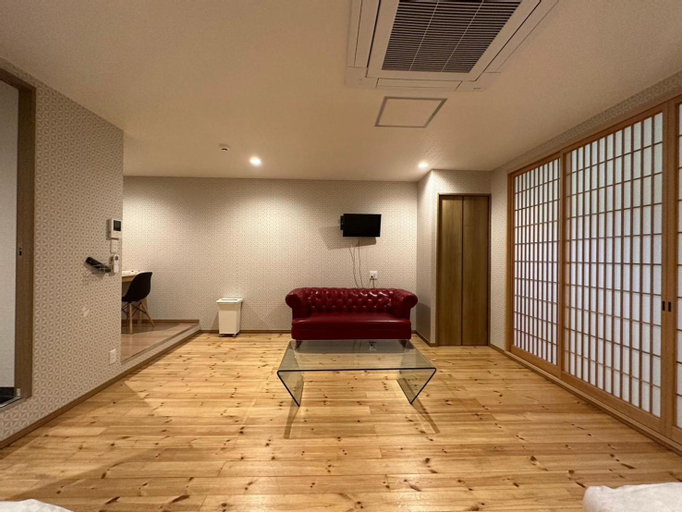 Others 5, guest house shimanouchi, Osaka