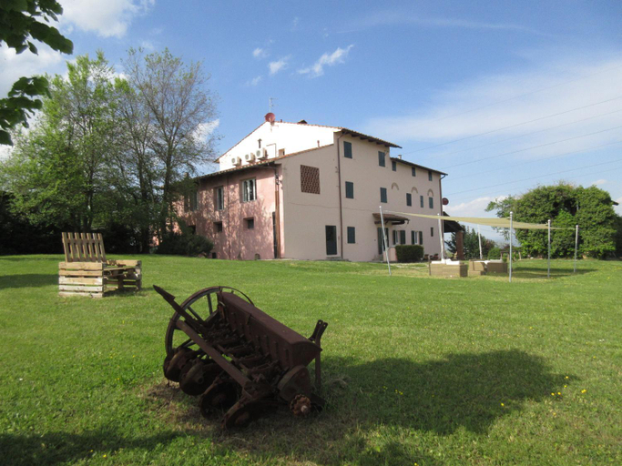 Exterior 6