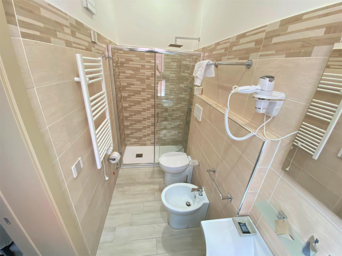 Bathroom 3, B&B De Nava Suite, Reggio Di Calabria