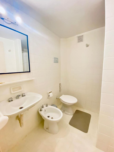 Bathroom, ALWA Suites, San Fernando