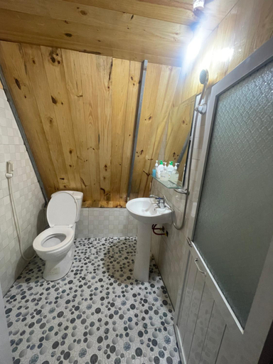 Bathroom, Homestay Binh Huy, Mộc Châu