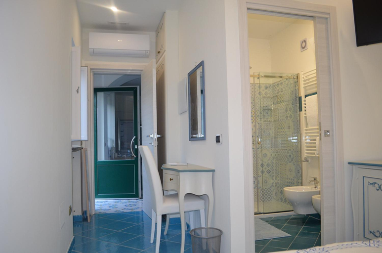 Others 4, B&B il vetraio, Salerno
