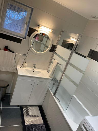 Others 5, Chambres d'hotes et Gite Delia, Yonne