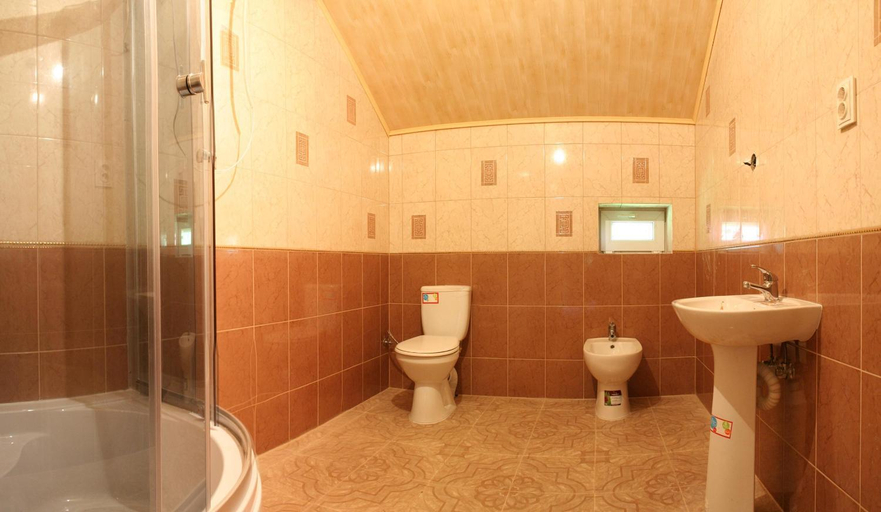 Bathroom, Kremena, Iaremchans'ka