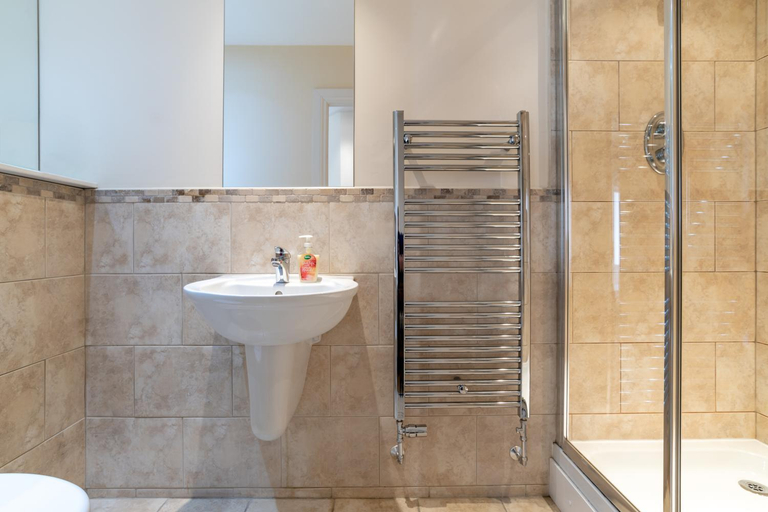 Bathroom 3, Victoria Court Suites - Aberdeen, Aberdeen