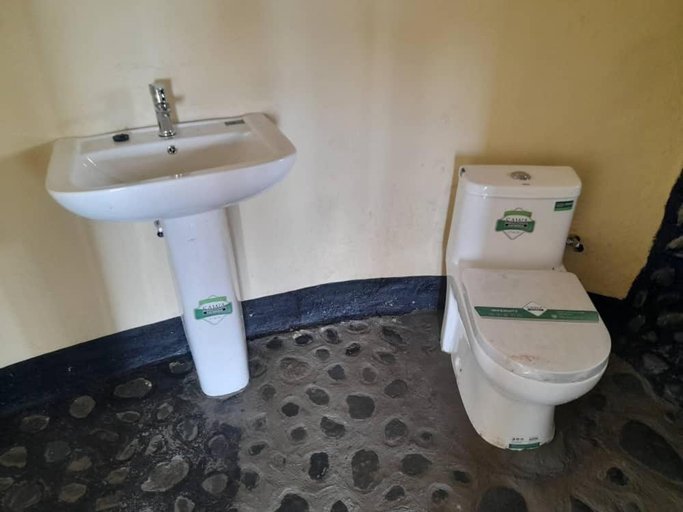 Bathroom 3, Lake Nyamirima cottages, Burahya